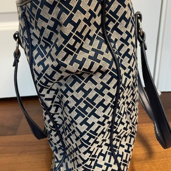 Tommy Hilfiger Blue & Gray Large Tote Bag - Picture 5 of 13